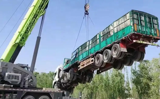 山城区道路脱困救援案例